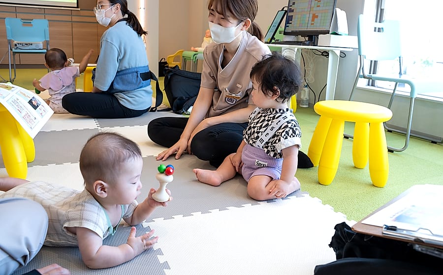 刈谷市のこども歯科で開催する赤ちゃん向けイベントの様子