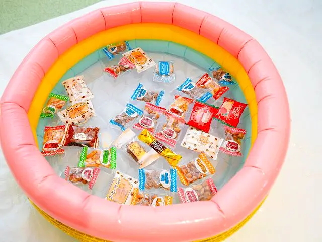 会場に登場した縁日のプール｜ははは祭り｜刈谷市のこども歯科キッズデンタルステーション