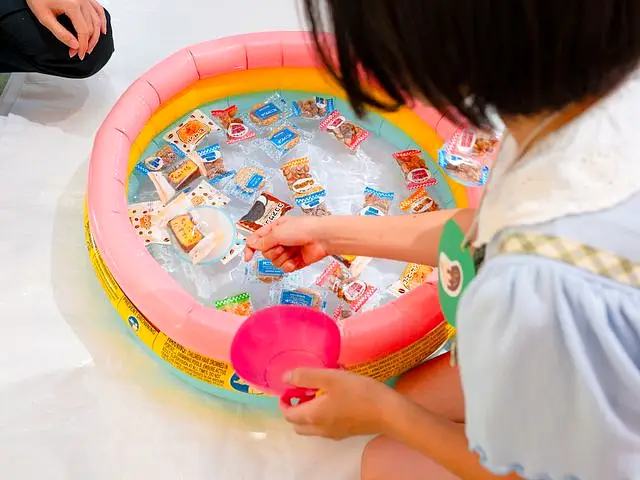 すくって遊ぶ水あそびコーナー｜ははは祭り｜刈谷市のこども歯科キッズデンタルステーション