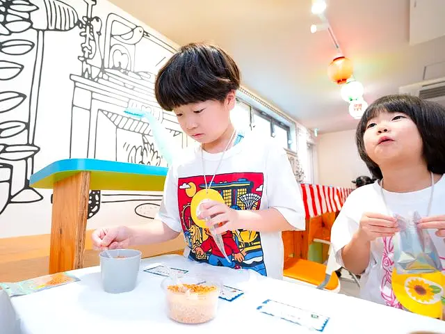 材料を選ぶのも楽しい時間｜ははは祭り｜刈谷市のこども歯科キッズデンタルステーション