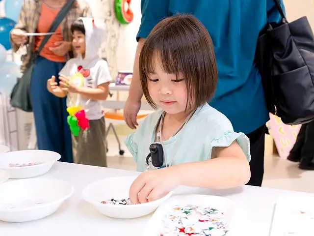 でき上がった作品を手に｜ははは祭り｜刈谷市のこども歯科キッズデンタルステーション